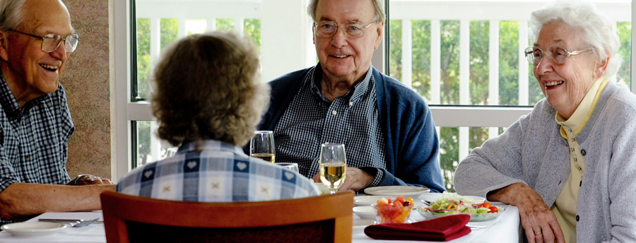 seniors enjoying dining at Acacia Village located near Rome, NY